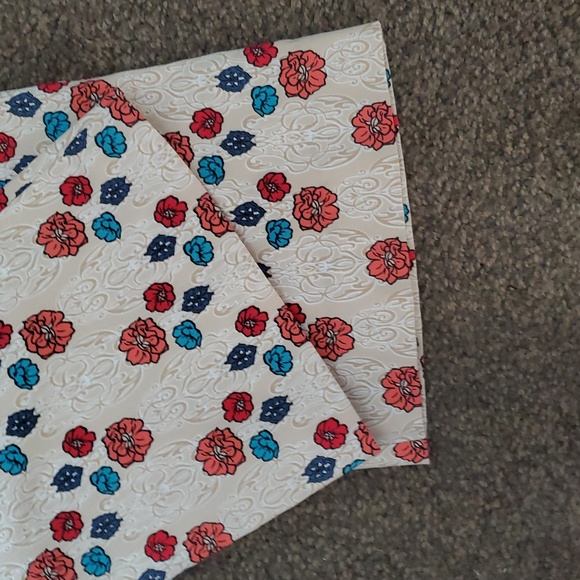 Floral Patterned Women's Jeans - Picture 6 of 7